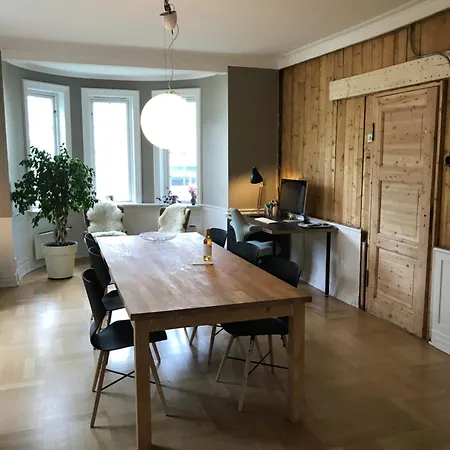 I Steinberget, Βίλα